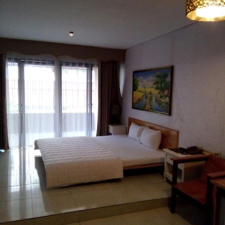 Khach San Thuong Mai Hotel Yen Thinh Exterior photo
